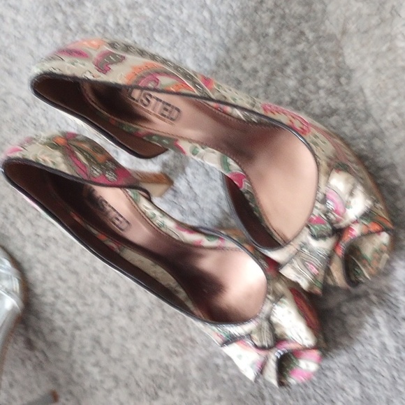 Unlisted sandals size 6.5 - Picture 1 of 3